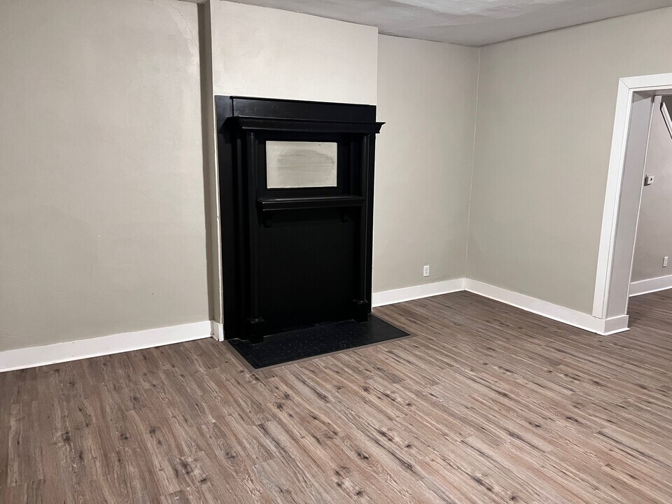 335 W Grand Ave, Unit 335 in Springfield, OH - Building Photo