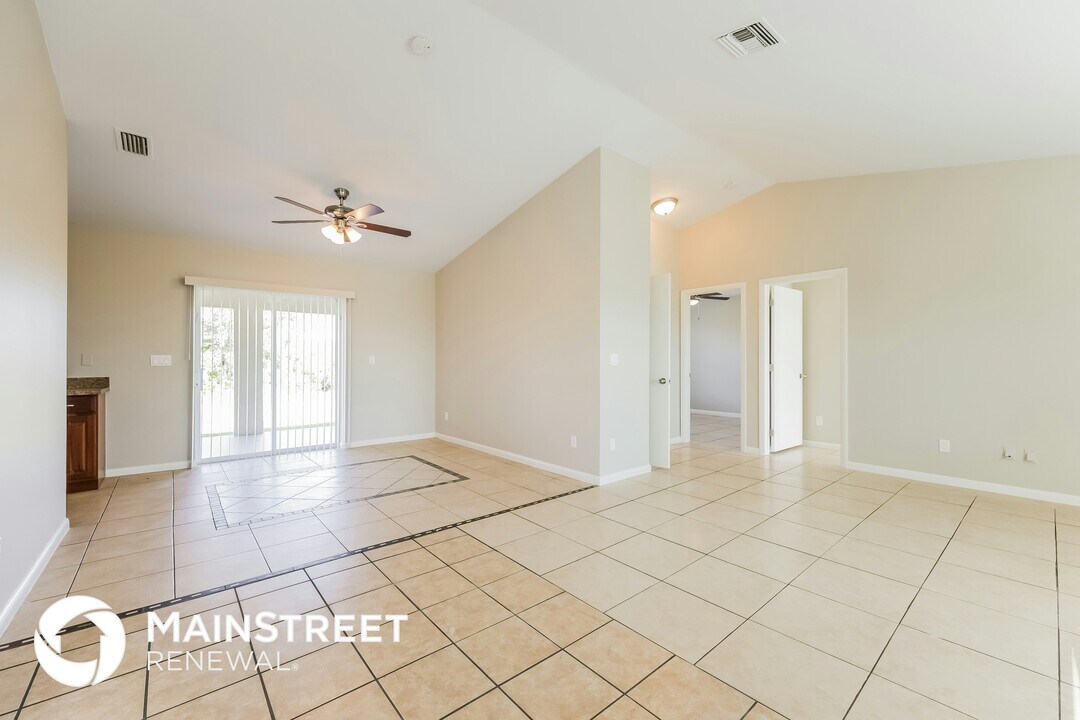 2916 22nd St SW in Lehigh Acres, FL - Building Photo