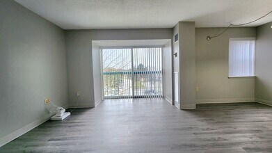 77 N Point Dr, Unit 1 in Boston, MA - Building Photo - Building Photo