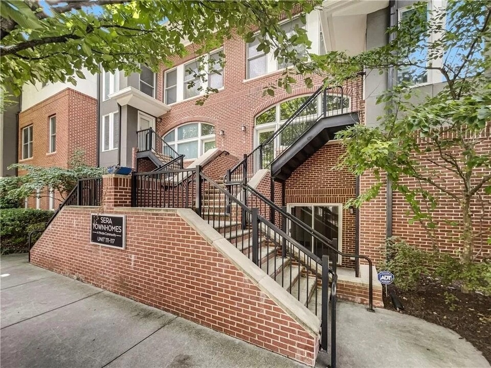 745 Fountainhead Ln NE, Unit 113 in Atlanta, GA - Building Photo