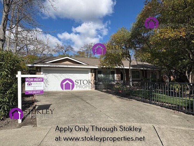 property at 18 Bonnie Pl