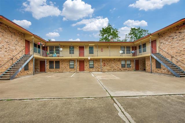 property at 1108 N Elm St