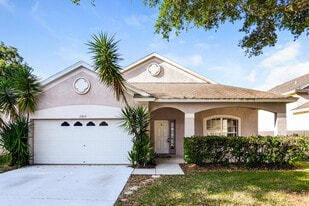 15819 Stags Leap Dr in Lutz, FL - Building Photo