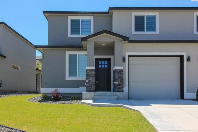 property at 723 Rio Vis Lp