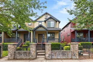 1450 NE Edgefield St in Hillsboro, OR - Building Photo