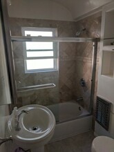 1053 6th Ave, Unit 1 in Venice, CA - Building Photo - Building Photo