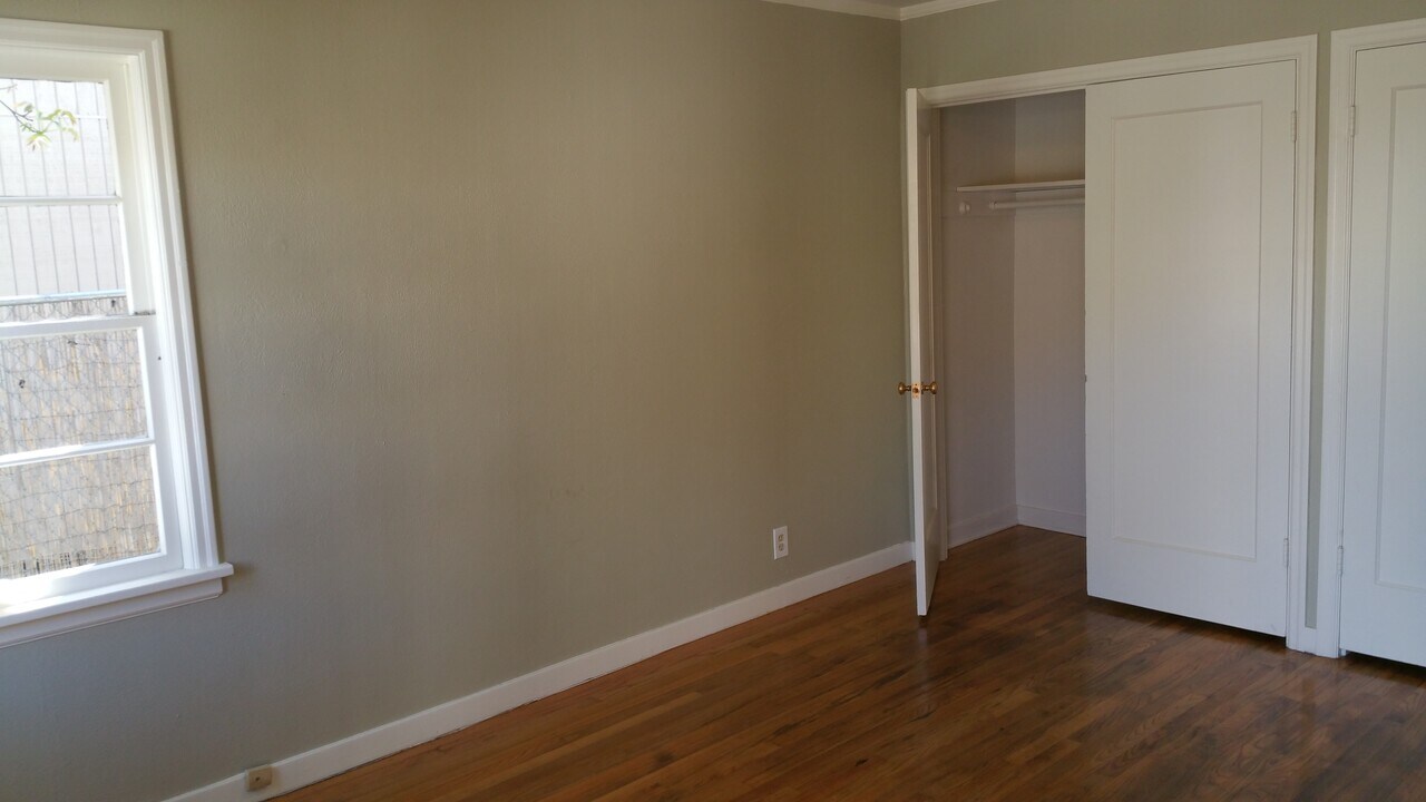 107 Southeast 80th Avenue, Unit 107 SE 80th in Portland, OR - Foto de edificio