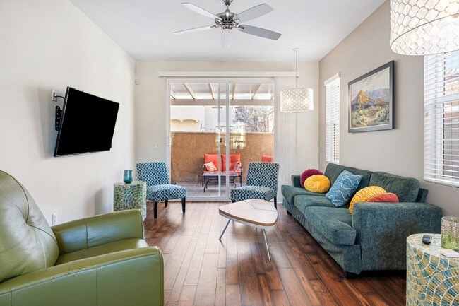 520 Calle Vibrante in Palm Desert, CA - Building Photo - Building Photo