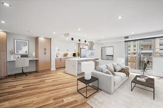 John Street Apartments in Oakville, ON - Building Photo - Building Photo