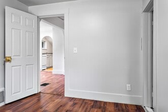 44 Euclid Ave in Pontiac, MI - Building Photo - Building Photo