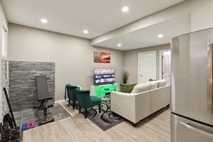 581 W Park Dr, Unit SI ID1310540P in Chestermere, AB - Building Photo