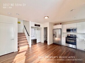 1017 NE 55th St in Seattle, WA - Building Photo - Building Photo