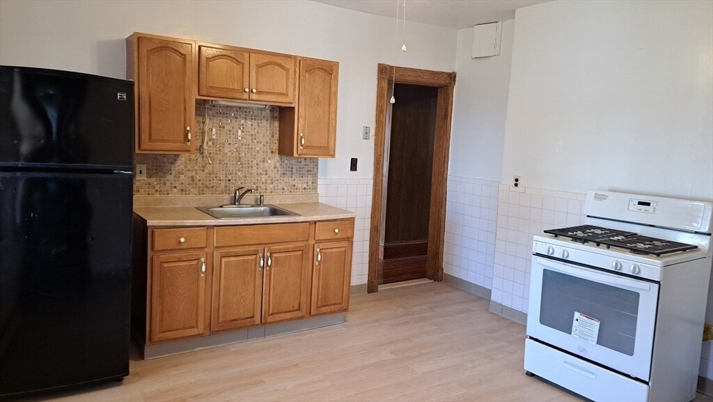 42 Evelyn St in Boston, MA - Building Photo