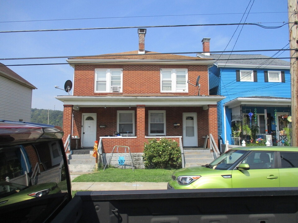1655 Henrici St, Unit 1st Floor in Ambridge, PA - Building Photo