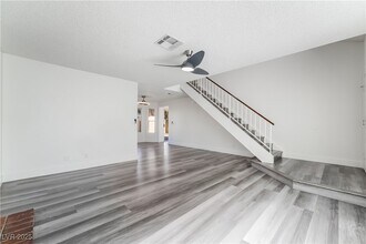 8644 Trafalgar Dr in Las Vegas, NV - Building Photo - Building Photo