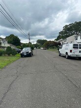25 Quinsey Dr in Bridgeport, CT - Building Photo - Building Photo