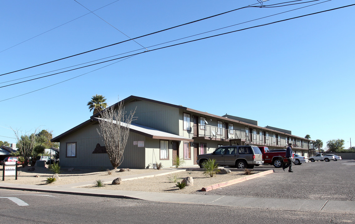 Tamarack 1 in Phoenix, AZ - Building Photo