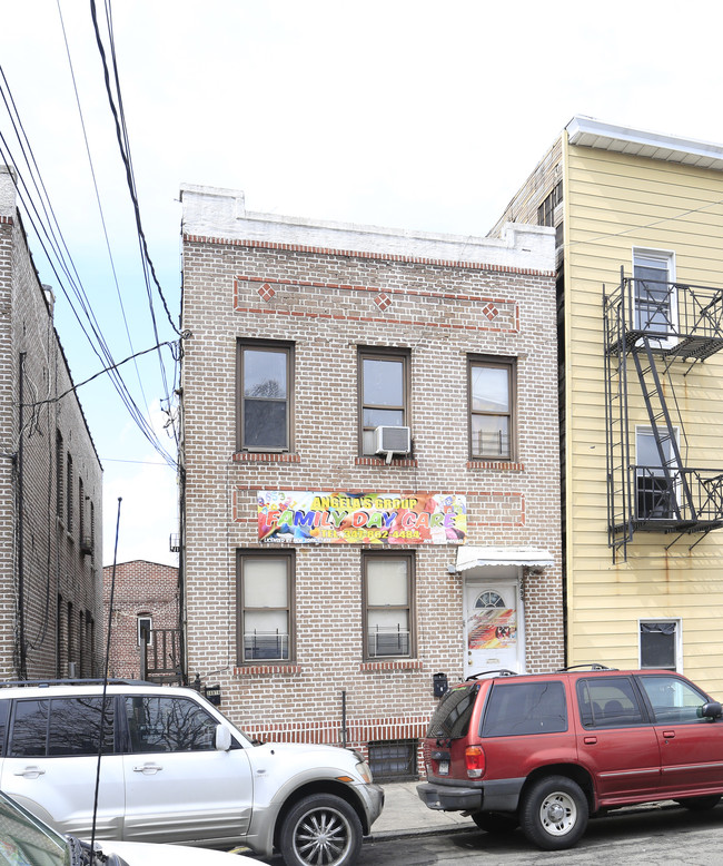 2499 Cambreleng Ave in Bronx, NY - Building Photo - Building Photo