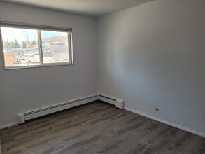 215 River View Dr, Unit L in Green River, WY - Building Photo - Building Photo