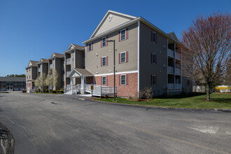 Bunker Estates Condominiums in Derry, NH - Building Photo - Building Photo