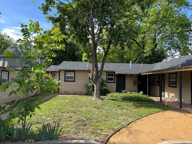 property at 536 W 12th St