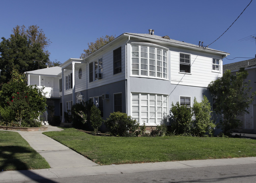 11153-11157 1/2 Acama St in North Hollywood, CA - Foto de edificio