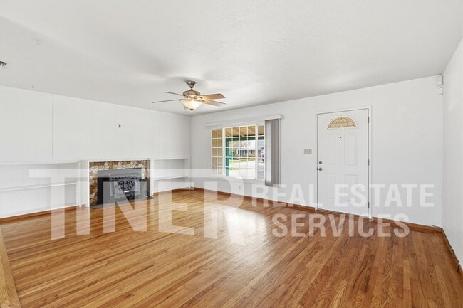 2407 Sandringham Rd in Sacramento, CA - Building Photo - Building Photo