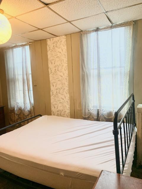 1423 Poplar Grove St photo'