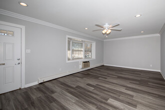 Fairfield Townhouses at Massapequa in Massapequa, NY - Building Photo - Building Photo