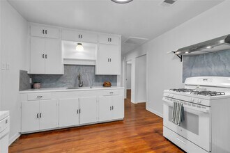 848 1/2 Fisher St in Houston, TX - Building Photo - Building Photo