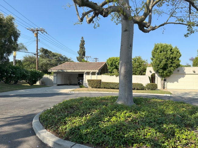 property at 3014 Persimmon Pl