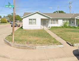 1102 Eisenhower Ave in Great Bend, KS - Building Photo