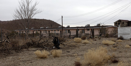 Desert Royal Apartments in Barstow, CA - Building Photo - Building Photo