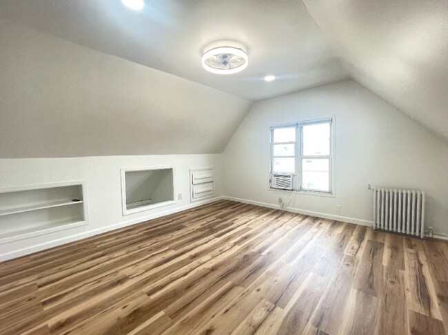 27 Newark Bay Ct in Bayonne, NJ - Building Photo - Building Photo