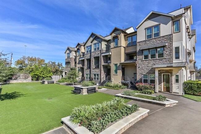property at 2660 Fountain Key Blvd