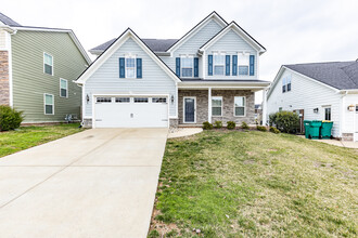 106 Shanache Dr in Spring Hill, TN - Building Photo - Building Photo