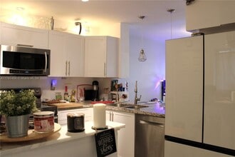1100 NE 191st St in Miami, FL - Building Photo - Building Photo