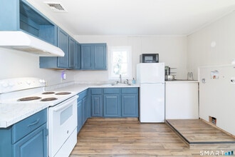 9 Wilcox Pl in Branford, CT - Building Photo - Building Photo