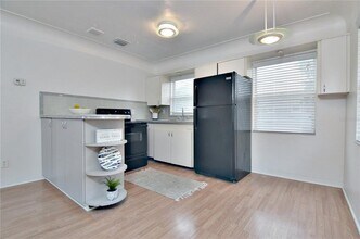 1119 14th St N-Unit -1/2 in St. Petersburg, FL - Building Photo - Building Photo