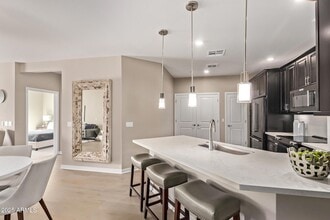 2511 W Queen Creek Rd, Unit 146 in Chandler, AZ - Building Photo - Building Photo