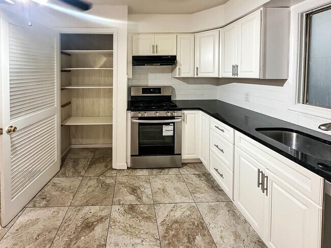 2455 John F. Kennedy Blvd in Jersey City, NJ - Building Photo - Building Photo