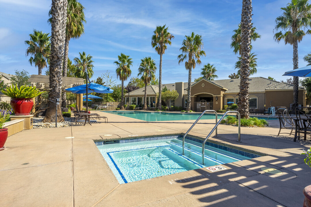 Ashton Parc in Sacramento, CA - Building Photo