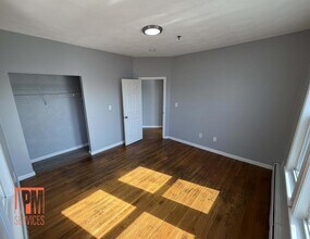 10 Joyce St in Lynn, MA - Building Photo - Building Photo