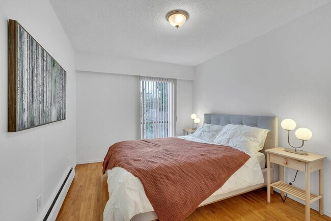 2225 W 8th Ave in Vancouver, BC - Building Photo - Building Photo