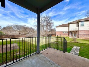 5716 West Gate Blvd in Austin, TX - Building Photo - Building Photo