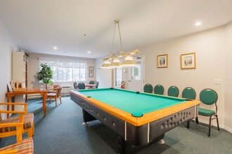 L'Esterel in Pointe-claire, QC - Foto de edificio - Building Photo