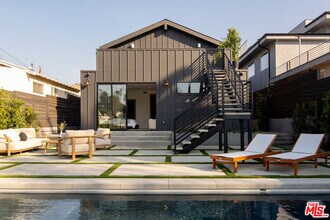 1017 Dexter St in Los Angeles, CA - Building Photo - Building Photo