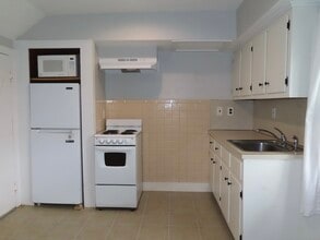 150 Sterling City Rd in Lyme, CT - Building Photo - Building Photo