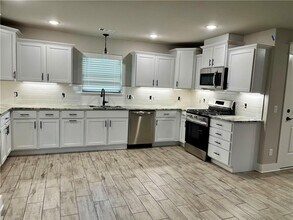 411 Palm St in Centerton, AR - Building Photo - Building Photo