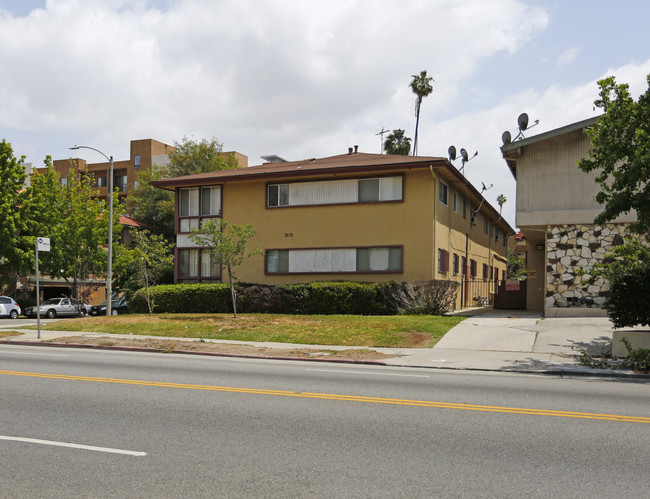 4430 W 4th St in Los Angeles, CA - Foto de edificio - Building Photo